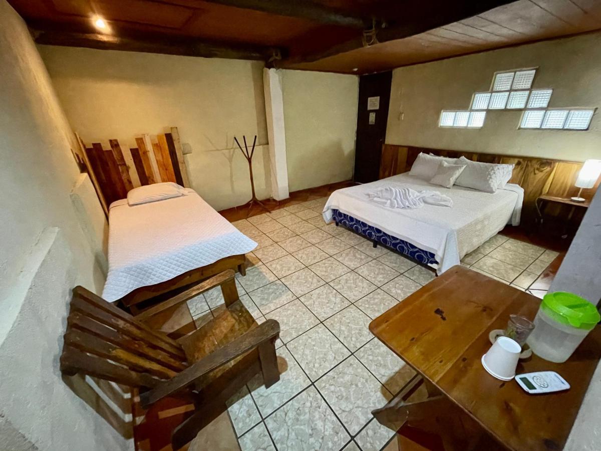 Johnnys Place Hotel 蒙特里科 外观 照片